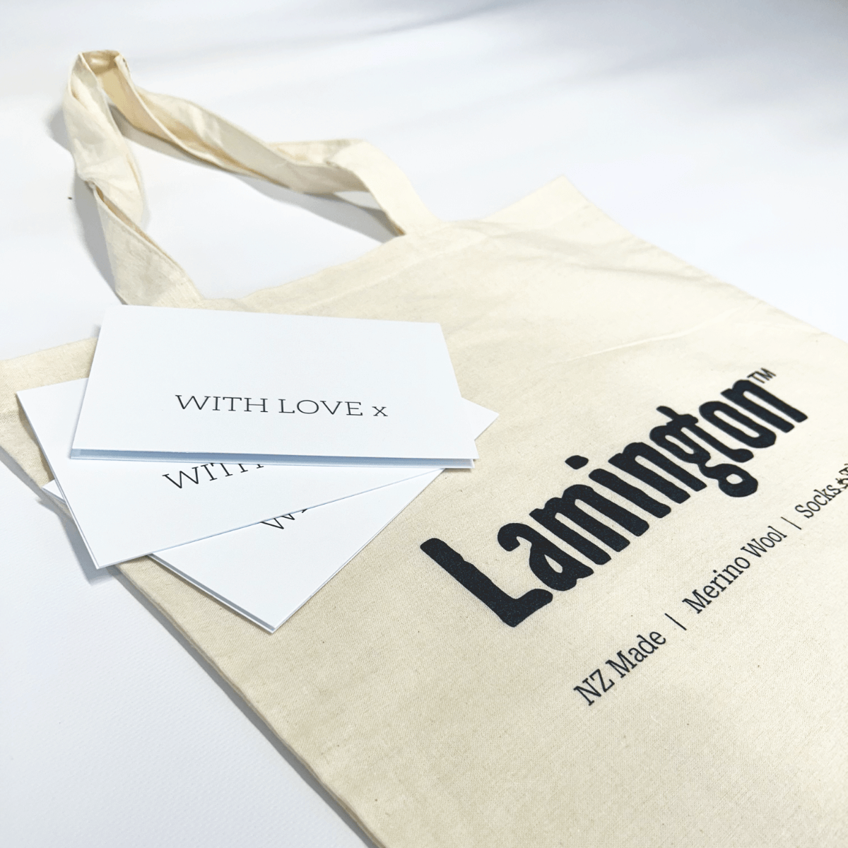 Gift_bag_with_card
